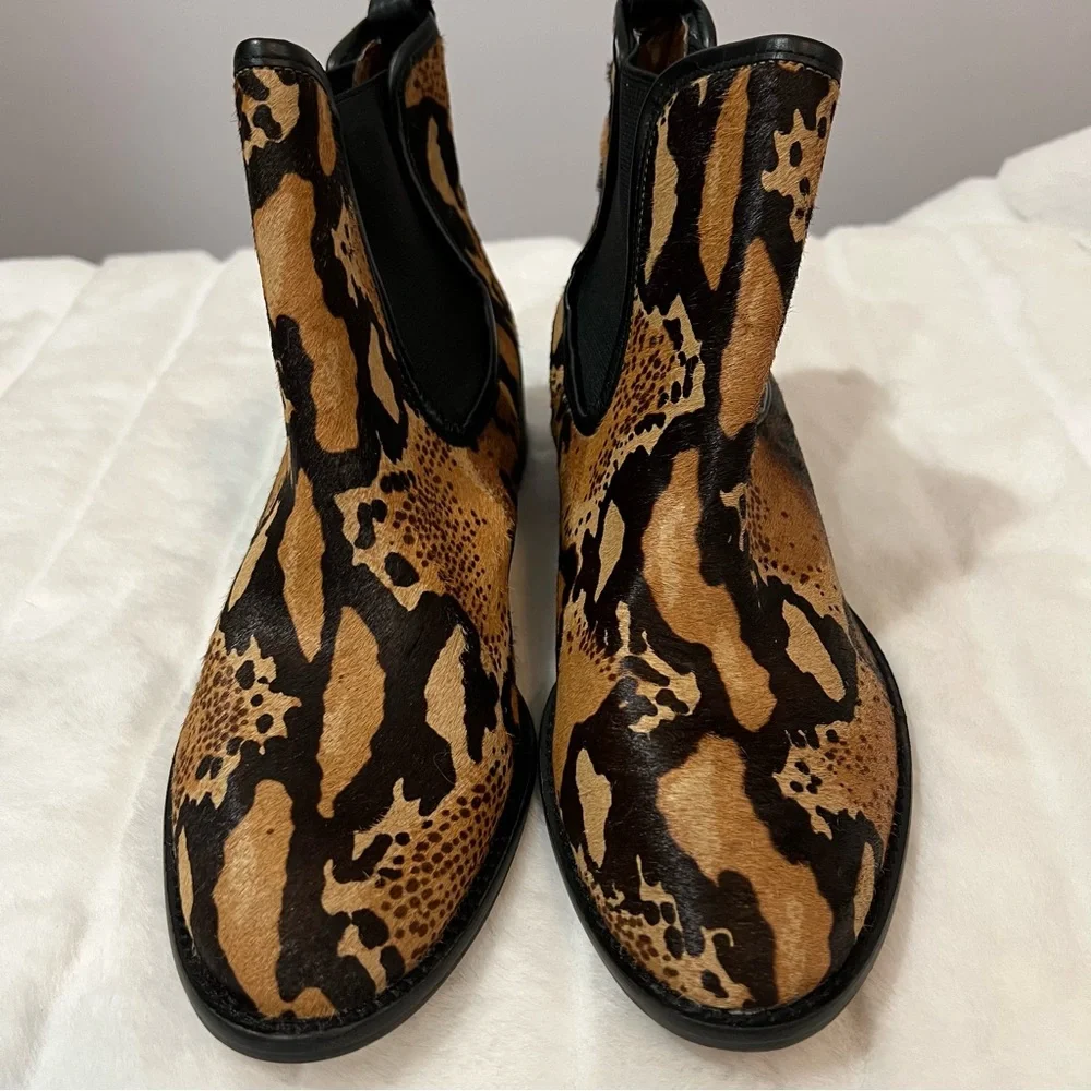 NEW Donald J Pliner Paige Animal Print Calf Hair Booties